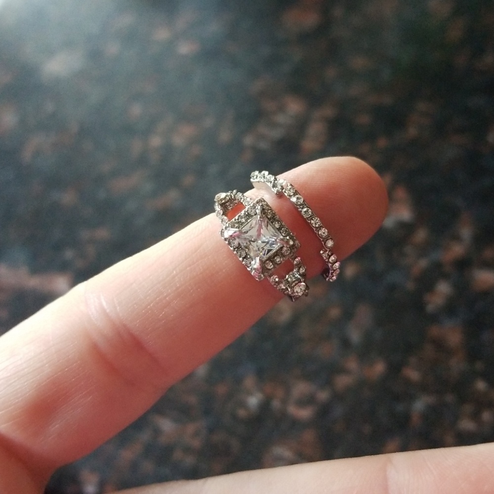 Ring - Picture 2 of 2